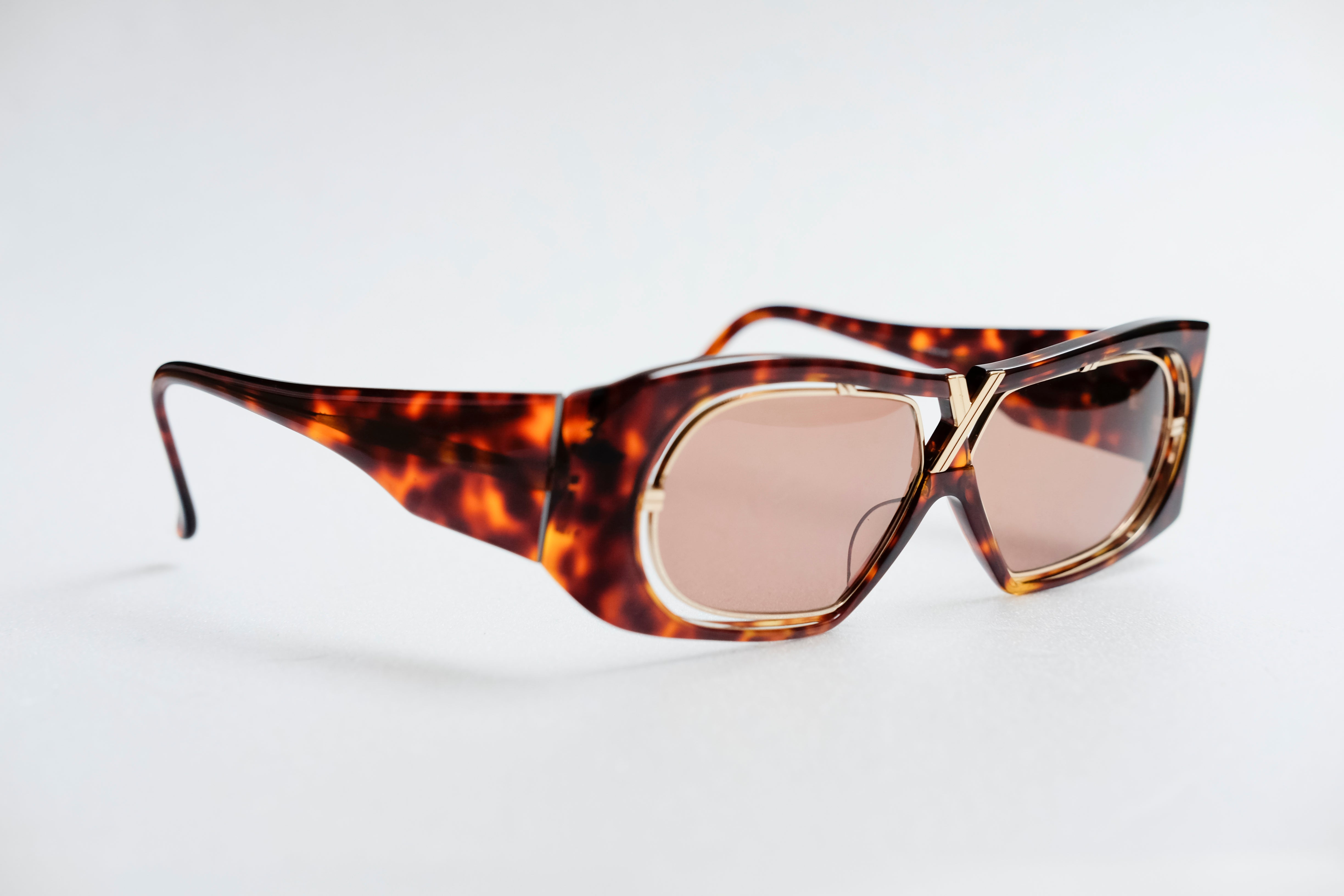Saint Laurent Sunglasses White CLASSIC 11-038 - NB Optometrist